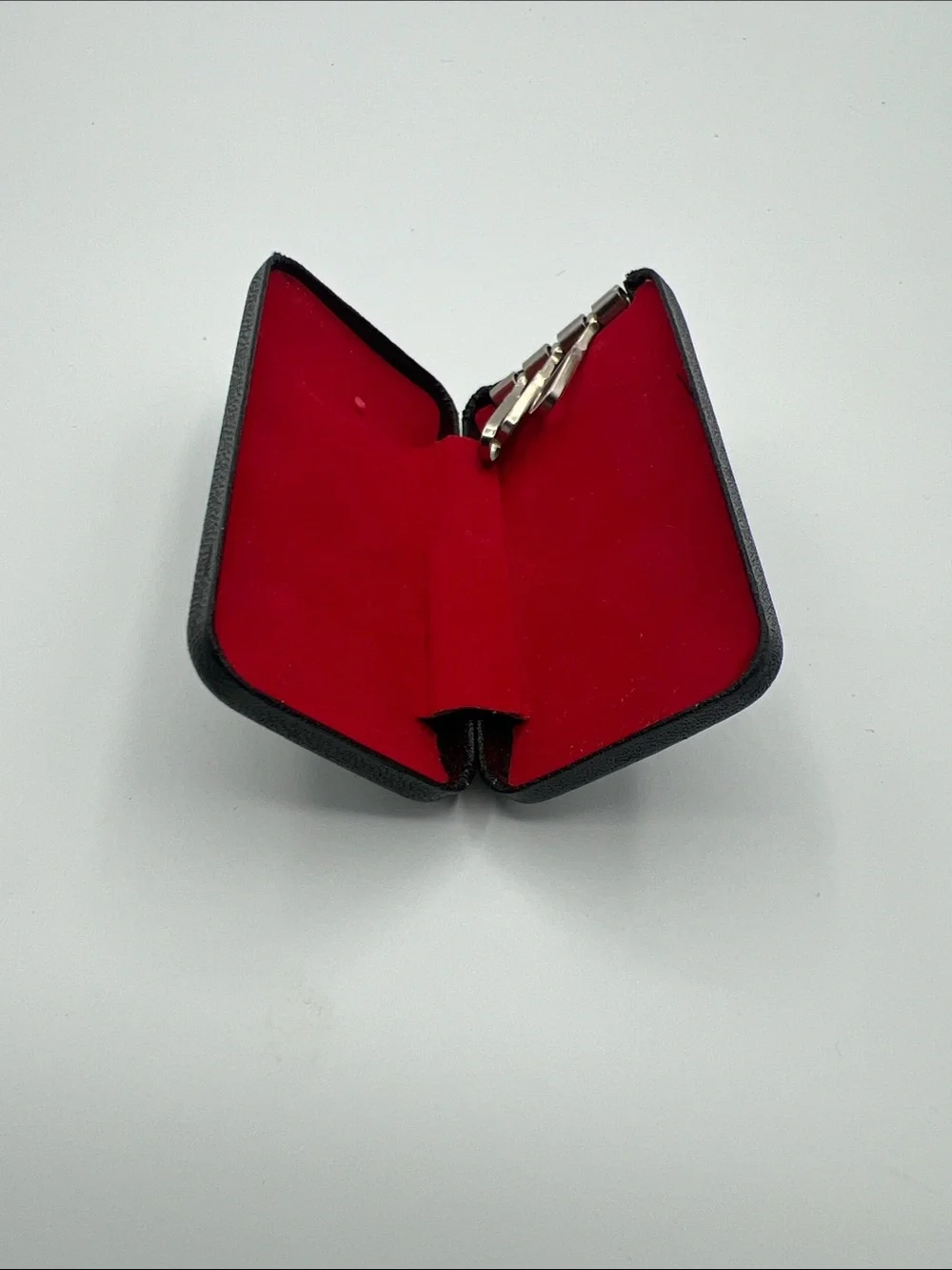 vintage hard shell pocket key case -”Tony”